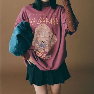 Def Leopard Oversized Tee